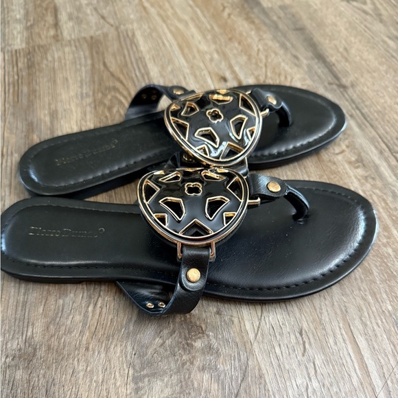 Pierre Dumas Thong Sandals - Picture 4 of 10